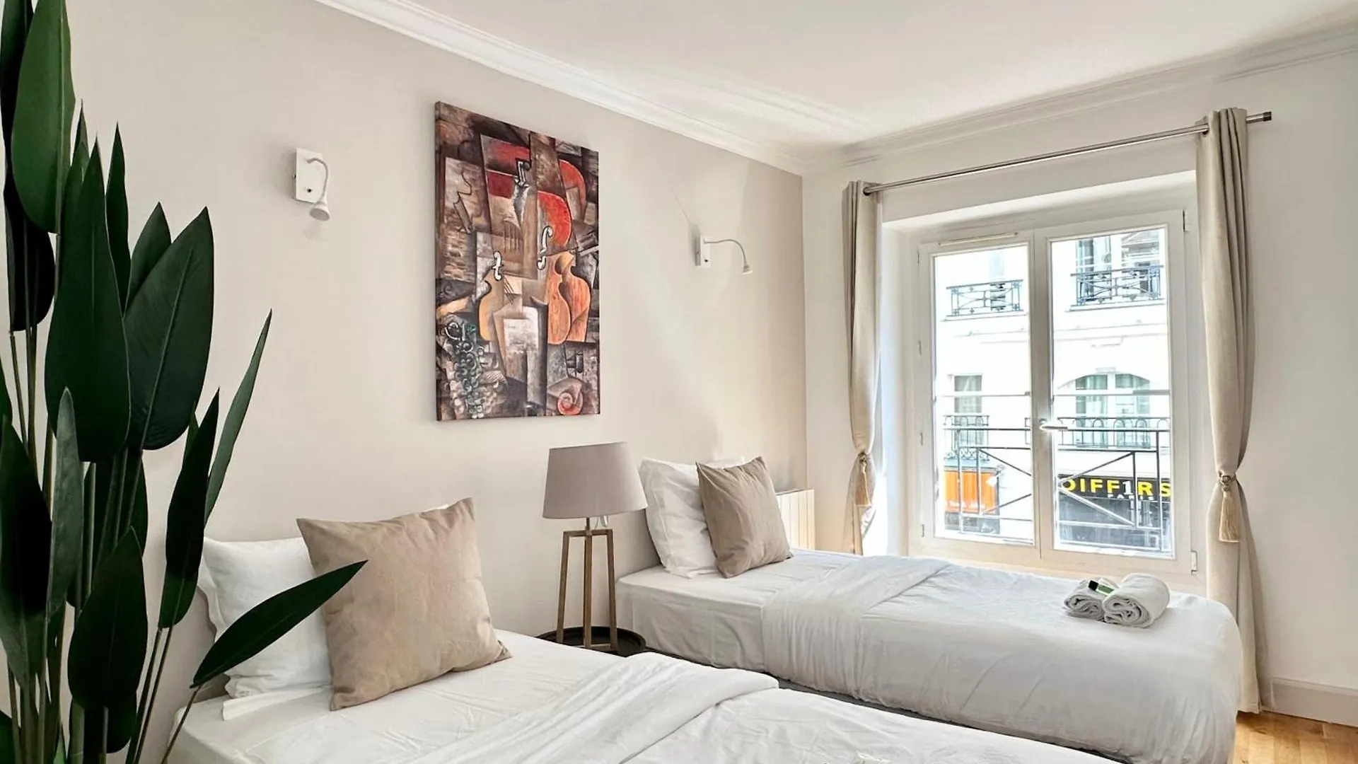 Luxury Family Getaway Near Place Vendome Apartment Paris France