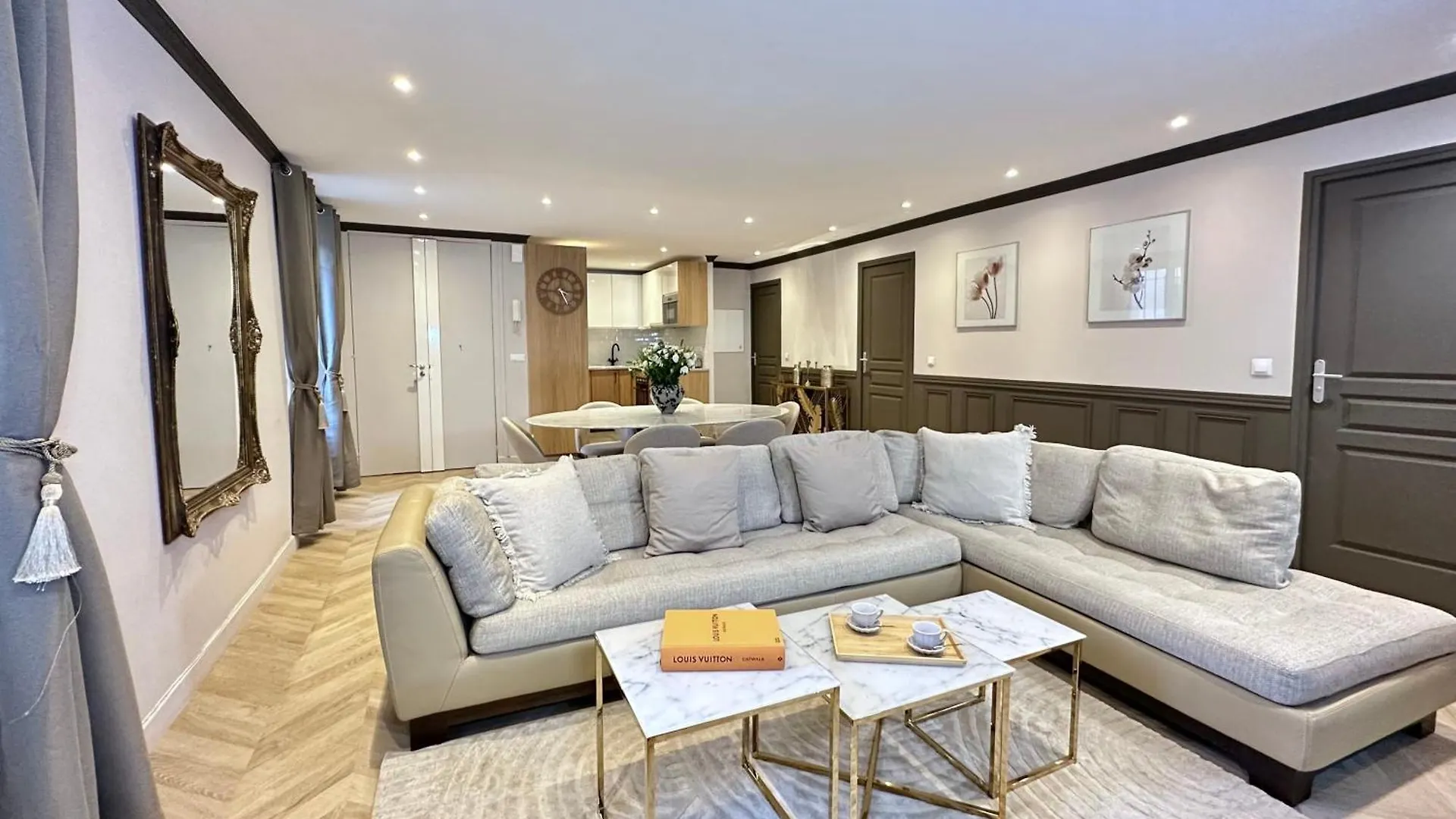 Luxury Family Getaway Near Place Vendome Daire Paris