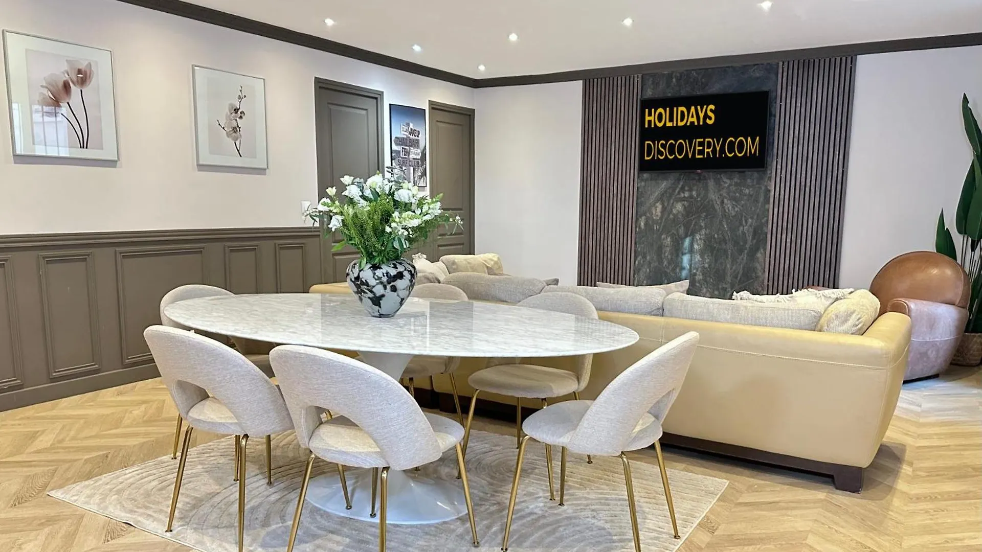 Luxury Family Getaway Near Place Vendome Apartment Paris