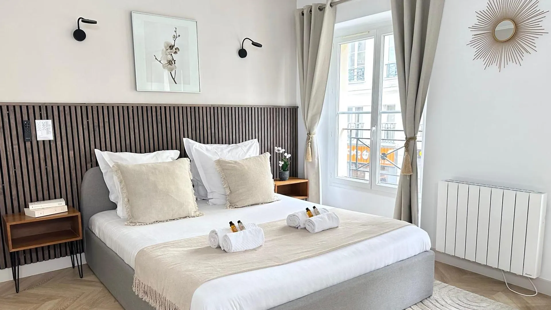 Luxury Family Getaway Near Place Vendome Apartment Paris